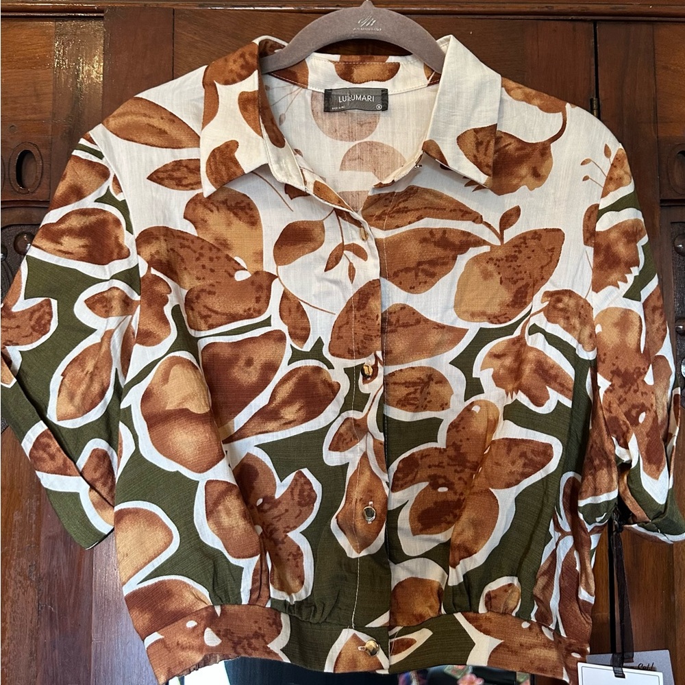 Lulumari Elegant foliage, Brown and Green Top cropped blouse.